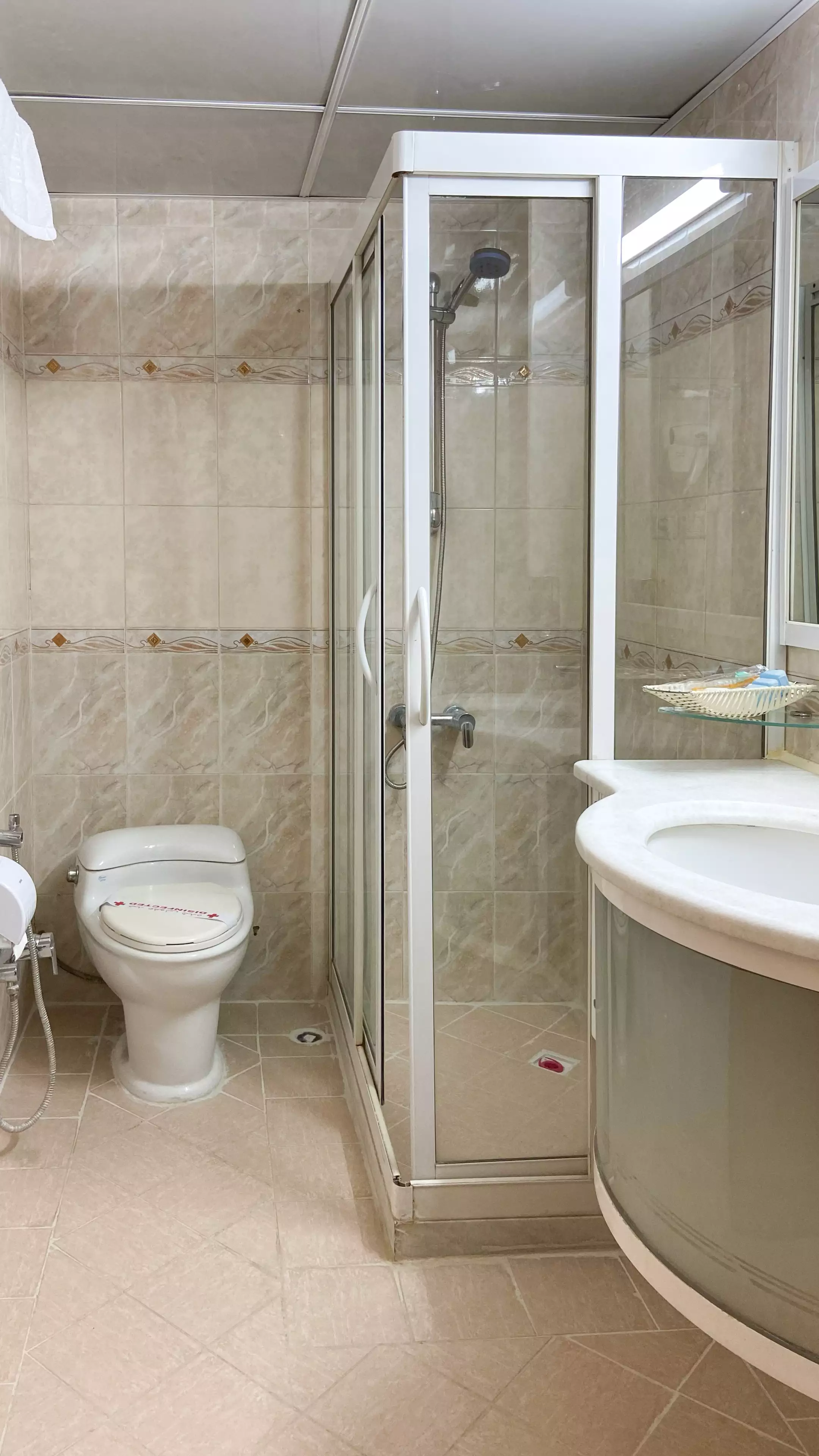 Alibaba https://cdn.alibaba.ir/ostorage/hotel-accommodation-images/670319726962efe8745df3af_516c4424-3148-4552-82ff-8e31ebe874a8_سه تخته (1).webp